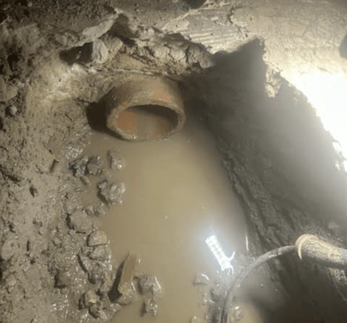 broken sewer pipe ottawa